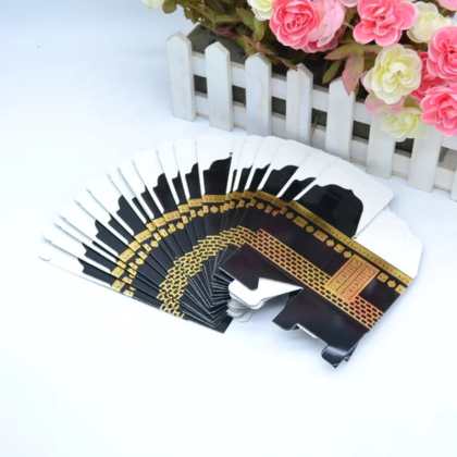 Boîtes noires et dorées